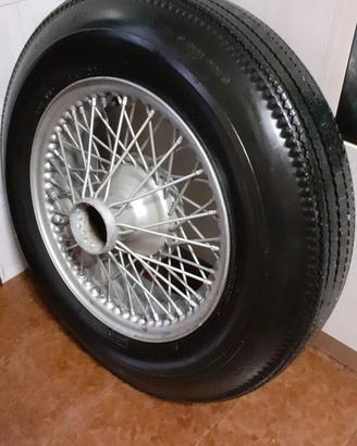 Ruote a raggi Jaguar epoca
