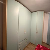Armadio ad angolo + comodino