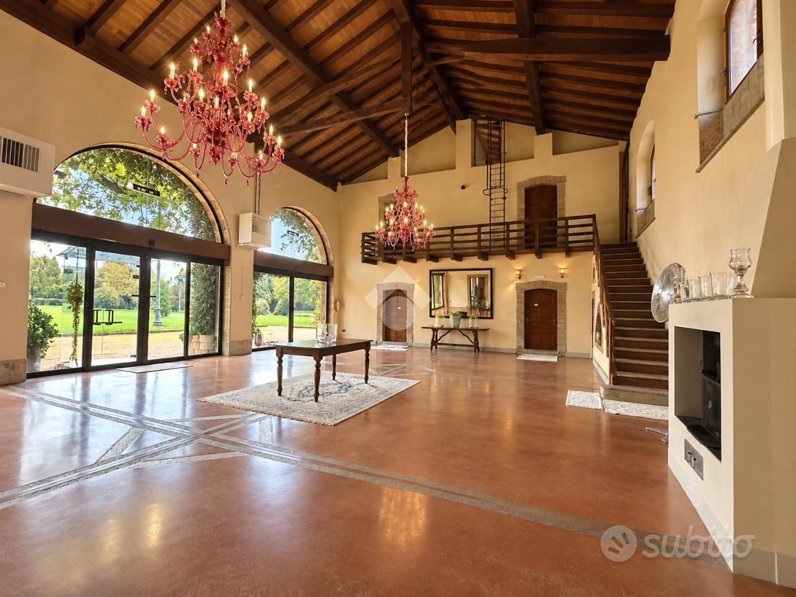 Post kummerċjali, 1530 m²