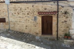 Bilocale appena ristrutturato a pochi km dal mare