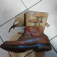 Stivali uomo tipo anfibi