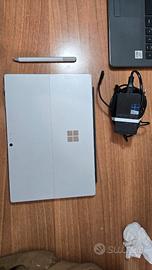 Microsoft Surface Pro 5 con Intel core I5-7300u