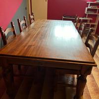 Tavolo in legno massello con 6 sedie coordinate