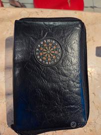 Astuccio in vera pelle con 6 freccette 
