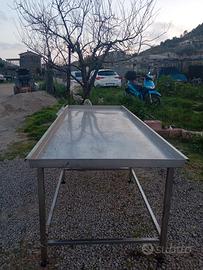 tavolo spersore inox per laboratorio