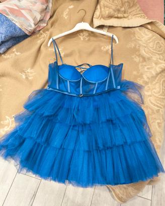 Abito in tulle azzurro perfetto per cerimonie