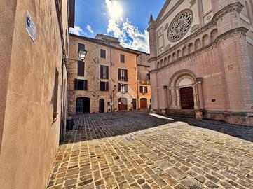 CASA SEMINDIPENDENTE A NOCERA UMBRA