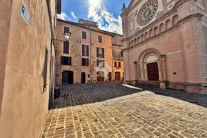 CASA SEMINDIPENDENTE A NOCERA UMBRA