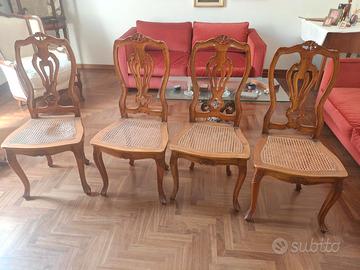 quattro sedie in stile