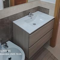 Mobile bagno incluso di lavabo e rubinetteria