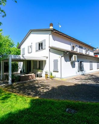 Villa di 353 m² con più di 5 locali a Monte San Pi