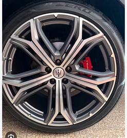 Cerchi 21” + 2 treni Pirelli Maserati Levante