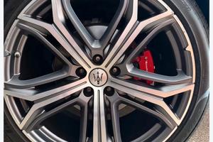 Cerchi 21” + 2 treni Pirelli Maserati Levante