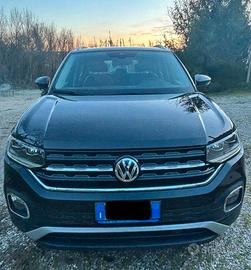Volkswagen T-Cross nera
