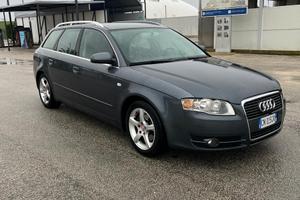 AUDI A4 B7 2.0 140