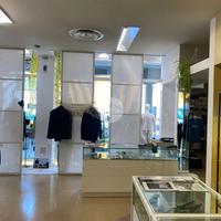 NEGOZIO A GRASSOBBIO