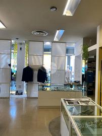 NEGOZIO A GRASSOBBIO