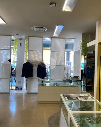 NEGOZIO A GRASSOBBIO