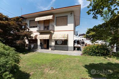 CASA SEMINDIPENDENTE A CIRIÈ