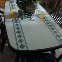tavolo con 4 sedie 
