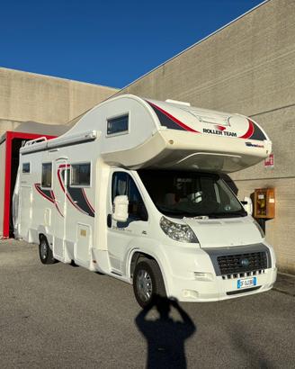 Camper roller team