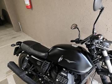 Moto Guzzi V7 Stone III