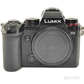 PANASONIC S5 2.751 Scatti