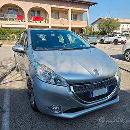 Peugeot 208 1.4 Vti 95 cv - NEOPATENTATI 