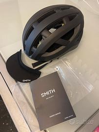 Casco + abbigliamento bici