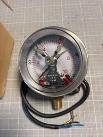 Manometro a contatto elettrico