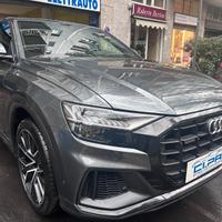 Audi Q8 55 TFSI quattro tiptronic