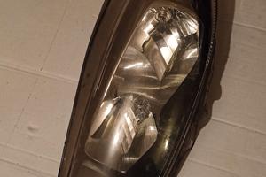 Faro Anteriore Sinistro (Lato Guida) Ford Fiesta