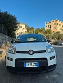 Fiat Panda 1.0 Hybrid 70 CV- 03-2023 - 14000 Km