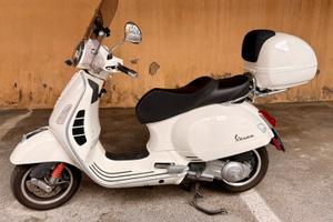 Piaggio Vespa 300 Gts Super