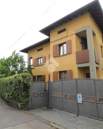 VILLA SINGOLA A PONTERANICA