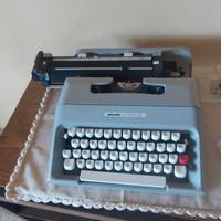 macchina da scrivere Olivetti 