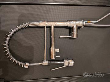 Rubinetto con Doccetta Estraibile professionale