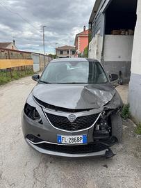 Lancia Ypsilon 1.2 69 CV 5 porte S&S Platinum