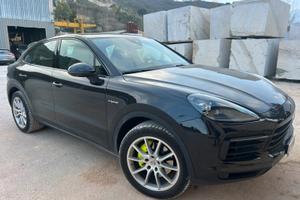 Porsche cayenne coupe e-hybrid