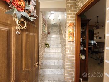 Terracielo indipendente a Galati con terrazzo