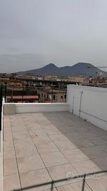 Monolocale con maxi terrazzo a portici