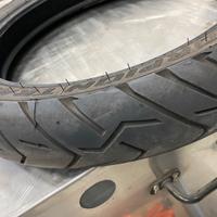 Pneumatici per moto anteriore e posteriore
