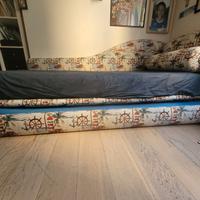 Cameretta da letto per ragazzino.
