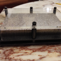 Gioco vintage in 3D effetto chiodi