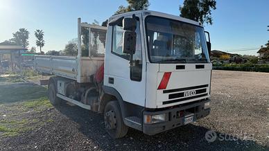 IVECO EUROCARGO 80 E 15 CON GRU