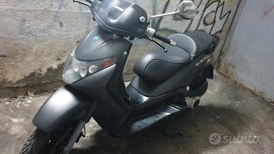 Piaggio Beverly 200