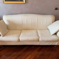 Divano 3 posti classico tessuto chiaro damascato