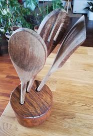 Portautensili di legno di pino