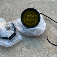 Faro LED aggiuntivo per automezzi e moto