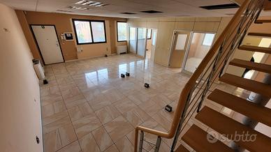 Prestigioso e luminoso ufficio